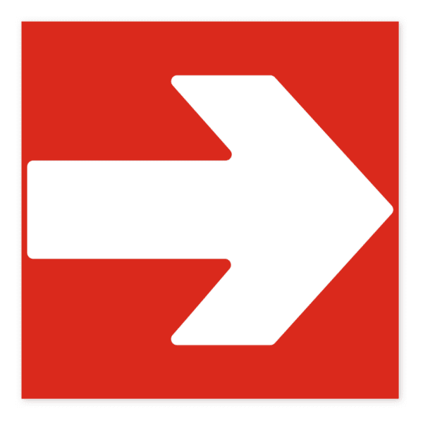 Riktningspil-skylten har storleken 210x210mm och tillverkas i materialet Aluminium 0.7mm. Denna standardskylt kan anpassas så att du kan skapa din egen version av skylten.